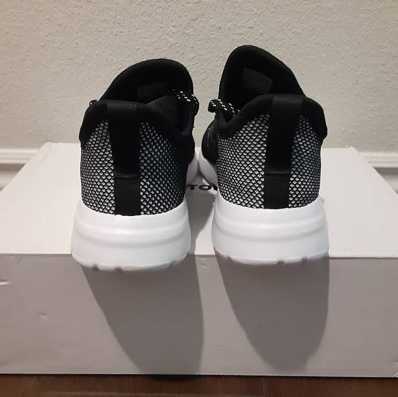 Adidas - Picture 3 of 4